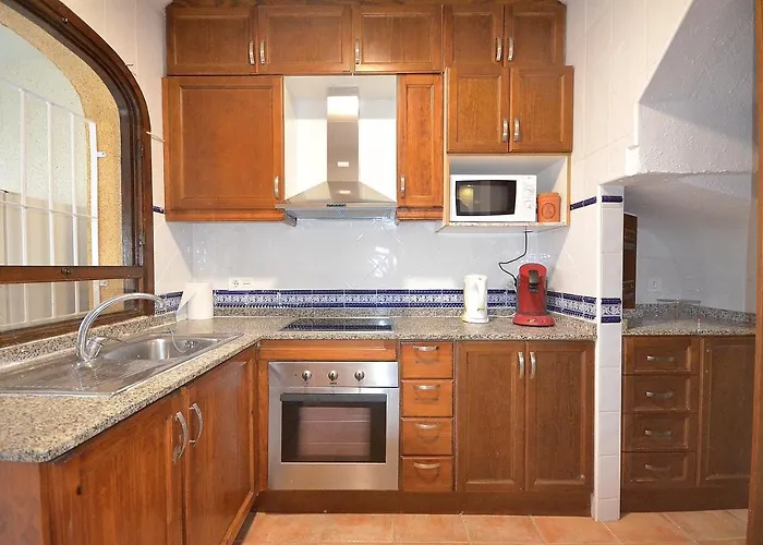 Agradable Adosado Con Piscina, Duchas Hidromasaje Σπίτι διακοπών *