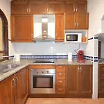 Agradable Adosado Con Piscina, Duchas Hidromasaje Holiday home *