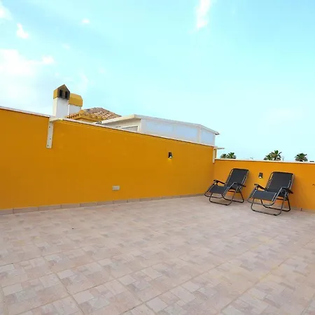 Agradable Adosado Con Piscina Torrevieja