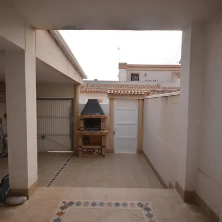 Agradable Adosado Con Piscina Holiday home *