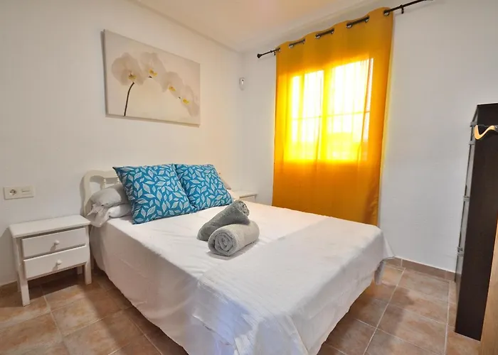 Holiday home Agradable Adosado Con Piscina, Duchas Hidromasaje *