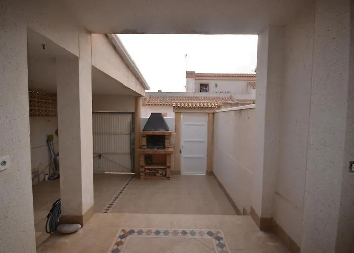 Agradable Adosado Con Piscina, Duchas Hidromasaje Holiday home *