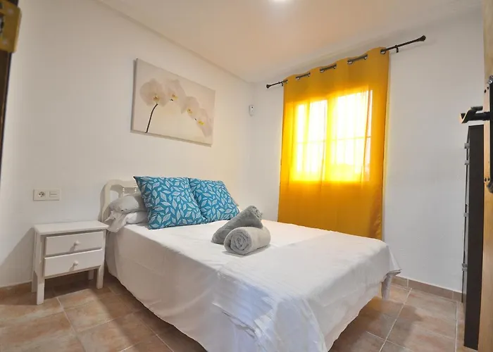 Dom wakacyjny Agradable Adosado Con Piscina, Duchas Hidromasaje *