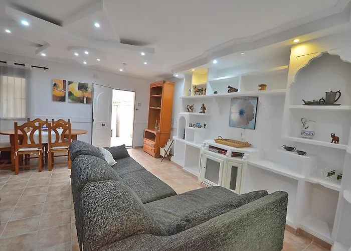 Holiday home Agradable Adosado Con Piscina, Duchas Hidromasaje