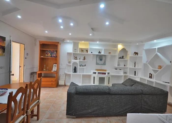 Agradable Adosado Con Piscina, Duchas Hidromasaje *