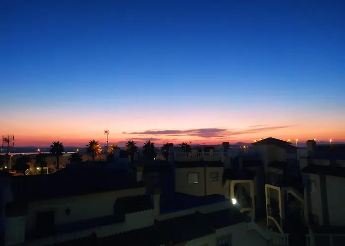 Agradable Adosado Con Piscina, Duchas Hidromasaje *