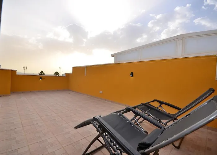 別荘 Agradable Adosado Con Piscina, Duchas Hidromasaje トレビエハ