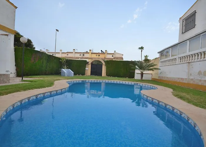 Agradable Adosado Con Piscina, Duchas Hidromasaje 別荘 *